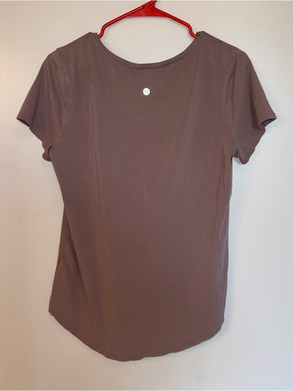 Women’s lululemon Tee - Picture 4 of 5